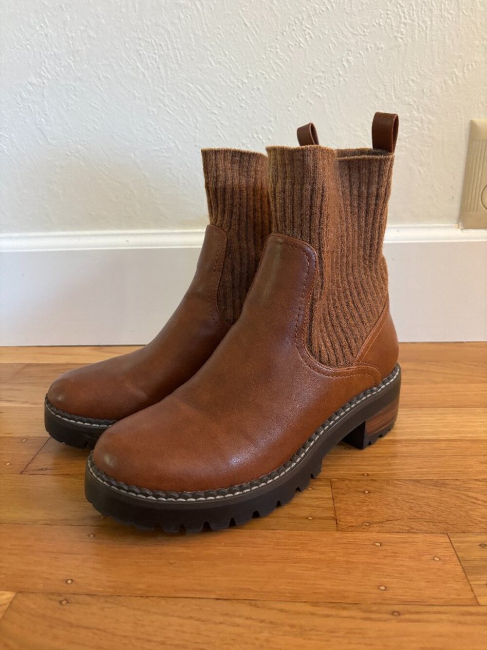 Universal Thread Brown Leather Knit Cuff Chelsea Boots Lug Sole